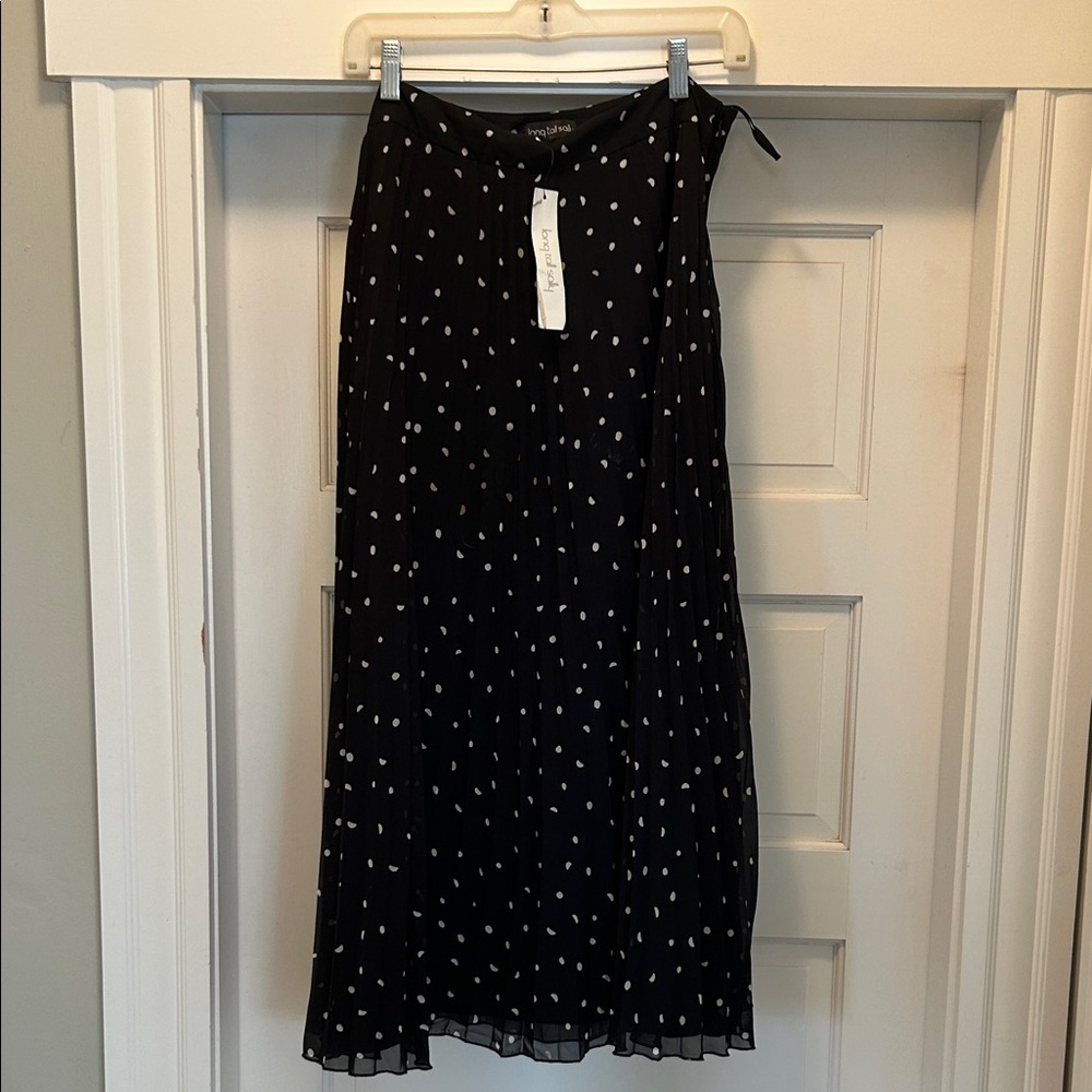 Long Tall Sally Elegant Black And White Pleated Polka Dot Skirt.